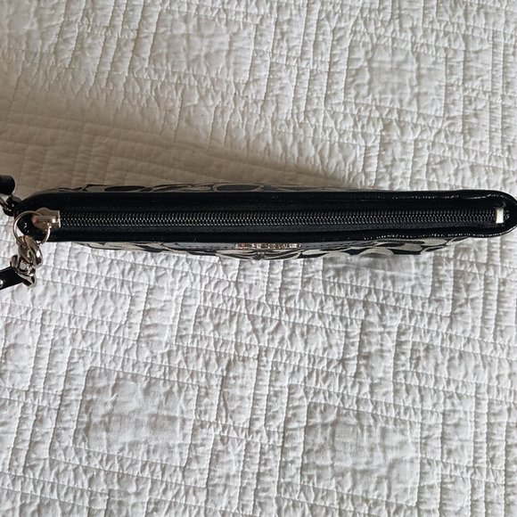 Coach Monogram Clutch - Picture 6 of 8